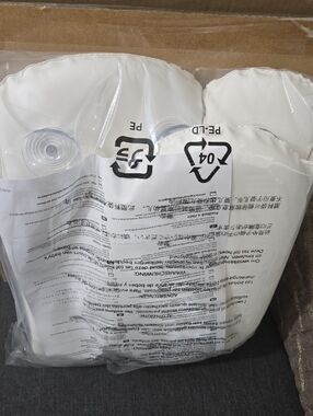 Amazon Basics 3-Panel Bath Pillow w/ Suction Cups